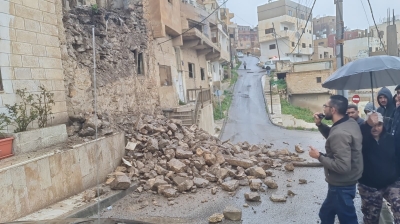 انهيار واجهة منزل قديم في الكرك -  صور