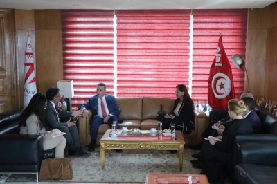 السفير الأردني في تونس يزور مركز النهوض بالصادرات ويبحث تعزيز التبادل التجاري والاقتصادي