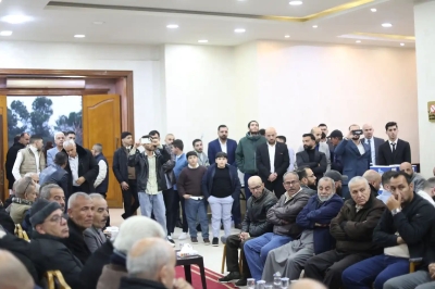 آل غنام النجار وآل عشا نسايب .. الصحفي محمد غنام طلب والنائب د. احمد عشا اعطى