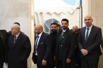 آل غنام النجار وآل عشا نسايب .. الصحفي محمد غنام طلب والنائب د. احمد عشا اعطى