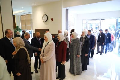 أسرة جامعة الشرق الأوسط تتبادل التهاني بمناسبة عيد الفطر السعيد