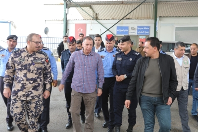 الفراية يتفقد تجديد مركز حدود الدرة