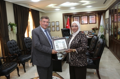 رئيس جامعة الزيتونة الأردنية يستقبل المستشار الثقافي اليمني لبحث آفاق التعاون المشترك