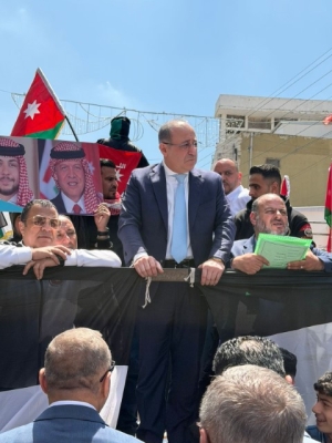 نفاع ونواب وقيادات واعضاء حزب عزم في المسيرة الوطنية