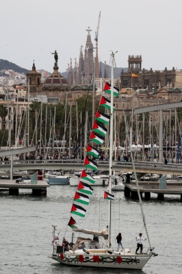 بالصور.. أسطول الصمود يبحر مجددا من برشلونة إلى غزة