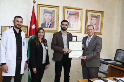 جامعة عمان العربية تعقد دورة تدريبية في الإنعاش القلبي الرئوي واستخدام جهاز (AED) بالتعاون مع شركة (ZOll) العالمية