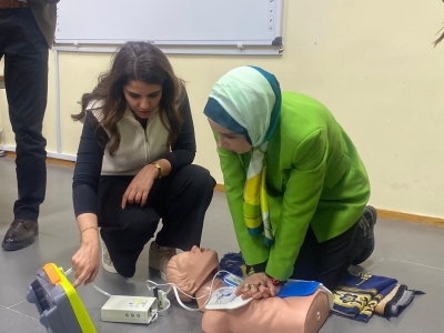 جامعة عمان العربية تعقد دورة تدريبية في الإنعاش القلبي الرئوي واستخدام جهاز (AED) بالتعاون مع شركة (ZOll) العالمية