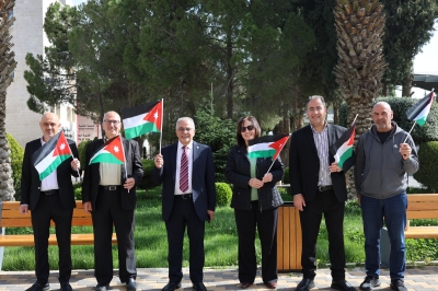 عمّان الأهلية تحتفل بيوم العلم الأردني - صور