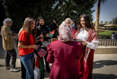 (من العلم للعلم)... مسيرة في (الشرق الأوسط) بمناسبة يوم العلم