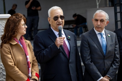 (من العلم للعلم)... مسيرة في (الشرق الأوسط) بمناسبة يوم العلم