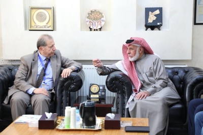 رئيس جامعة عمان العربية يستقبل وفداً من جمعية قطر الخيرية لبحث آفاق التعاون المشترك