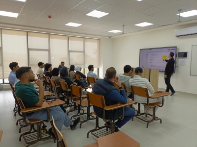 كلية علوم الطيران في عمّان العربية تنظّم ورشة متخصصة بعنوان (تعزيز جاهزية طلبة علوم الطيران لسوق العمل – قصة نجاح)