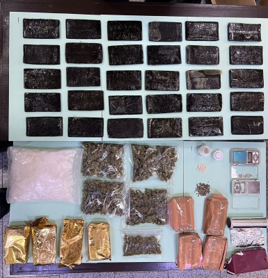 ضبط 10 من مروجي المخدرات في 4 محافظات