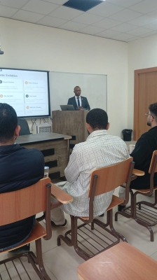 كلية العلوم الطبية التطبيقية في عمان العربية تعقد محاضرة علمية بعنوان (التشخيص المخبري للأمراض السارية باستخدام التقنيات الجزيئي