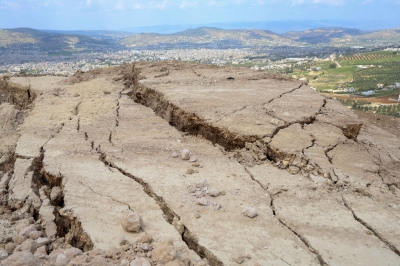 (المهندسين) توصي بوقف إصدار التراخيص الإنشائية في المنطقة المحيطة بانزلاق صافوط
