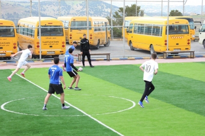 جامعة عمان العربية تنظم مباراة ودية مع مدارس العمرية في أجواء رياضية مميزة