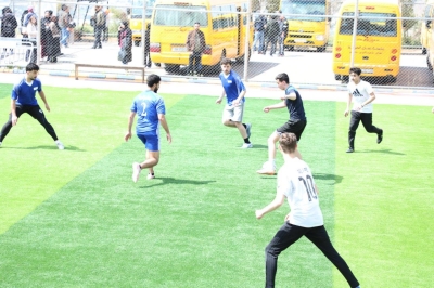 جامعة عمان العربية تنظم مباراة ودية مع مدارس العمرية في أجواء رياضية مميزة