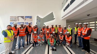 طلبة الهندسة الكهربائية في جامعة الزيتونة الأردنية يزورون محطة ضخ مياه الديسي ضمن زيارة علمية تطبيقية