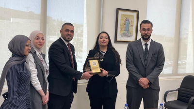 جامعة الزيتونة الأردنية تستضيف وفدًا من الجامعة الأردنية وتكرّم الفائزين بجوائز التميز الأكاديمي