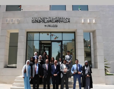 زيارة علمية لطلبة كلية الحقوق في (عمان العربية) إلى نقابة المحامين الأردنيين تعزيزاً للتكامل بين النظرية والتطبيق