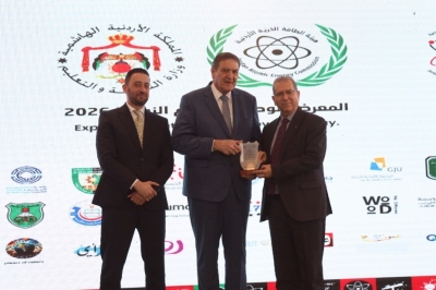 جامعة عمان العربية تحصد الميدالية البرونزية في مسابقة العلوم النووية 2026 بمشروع مبتكر