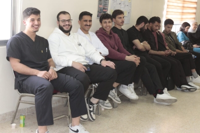 كلية العلوم الطبية التطبيقية في الزيتونة الأردنية تشارك في ورشة توعوية في مادبا