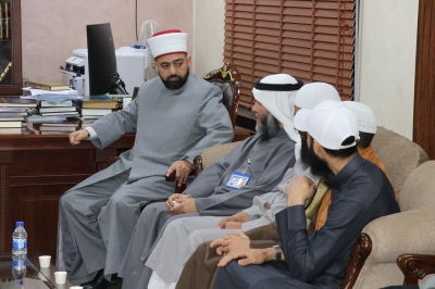 كلية الشريعة في عمان العربية تُنفذ زيارة علمية لدائرة الإفتاءلربط المعرفة النظرية بالتطبيق الميداني