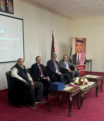 كلية تكنولوجيا المعلومات في عمان العربية تنفذ ورشة بعنوان (تطبيقات الذكاء الاصطناعي في الأمن السيبراني)