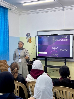 كلية الصيدلة في جامعة الزيتونة الأردنية تنفذ مبادرة توعوية حول دور الصيدلاني في تعزيز نمط الحياة الصحي لطلبة المدارس