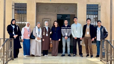 كلية الصيدلة في جامعة الزيتونة الأردنية تنفذ مبادرة توعوية حول دور الصيدلاني في تعزيز نمط الحياة الصحي لطلبة المدارس