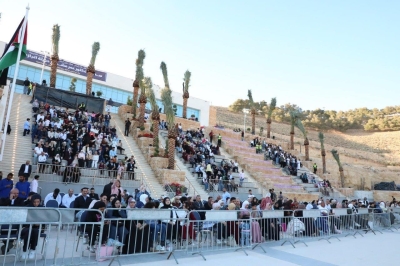 جامعة عمان العربية تحتفل بتخريج الفوج السادس والعشرين من طلبتها في رحاب الجامعة