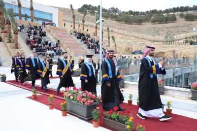 جامعة عمان العربية تحتفل بتخريج الفوج السادس والعشرين من طلبتها في رحاب الجامعة