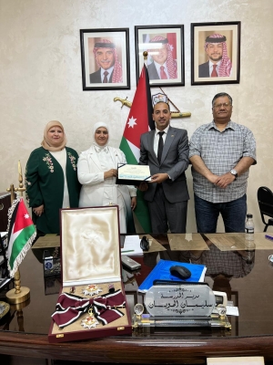 تربوية عمان العربية ترسخ التواصل مع خريجيها عبر زيارة ميدانية لكلية الحسين الثانوية
