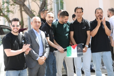 موظفو الأسواق الحرة يحتفلون بالاستقلال  - صور