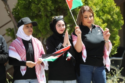 موظفو الأسواق الحرة يحتفلون بالاستقلال  - صور