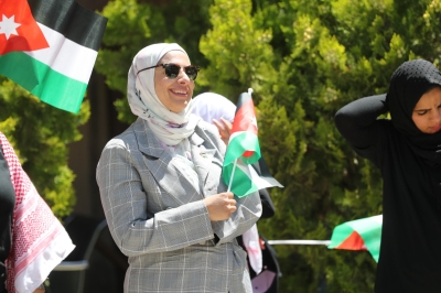 موظفو الأسواق الحرة يحتفلون بالاستقلال  - صور