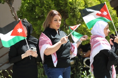 موظفو الأسواق الحرة يحتفلون بالاستقلال  - صور