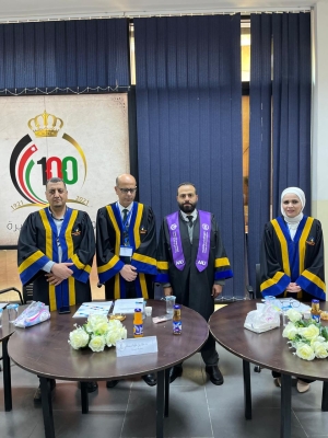 مناقشة أول رسالة ماجستير في تخصص الرياضيات في جامعة عمان العربية