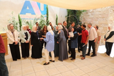 أسرة جامعة عمان العربية تتبادل التهاني بمناسبة عيد الأضحى المبارك