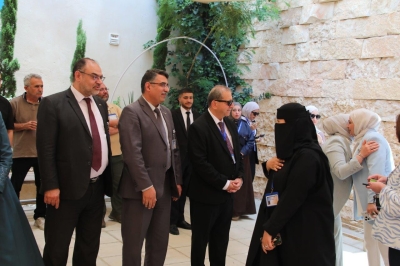 أسرة جامعة عمان العربية تتبادل التهاني بمناسبة عيد الأضحى المبارك