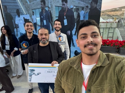 جامعة البترا تحصد المركز الثاني عربيًا في الروبوتات والذكاء الاصطناعي عبر فريق Vcoders بمشروع Palm Guard