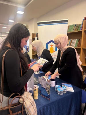 جامعة عمان العربية تشارك المدارس الأردنية الدولية بفعالية 