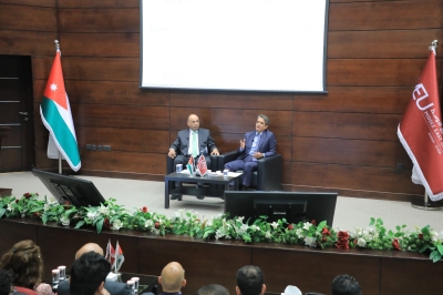 وزير الشباب من (الشرق الأوسط) : تمكين الشباب واستثمار طاقاتهم أولوية وطنية