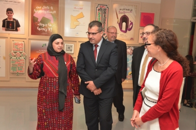 رئيس جامعة البترا وملحق التعاون العلمي الفرنسي يفتتحان المعرض السنوي توق 