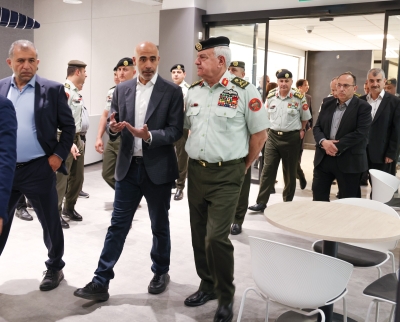 اللواء الركن الحنيطي يزور منصة زين للإبداع ومركز زين الإقليمي للبيانات