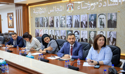 عضو المكتب السياسي في حزب الاتحاد الوطني الأردني النائب ميسون القوابعة تناقش مع ناشطين اجتماعيين مسودة قانون الإدارة المحلية