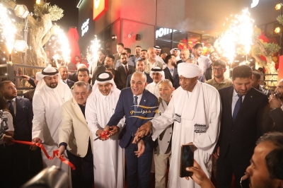 برعاية وزير السياحة والآثار، جونيورز تعزّز حضورها في الأردن بافتتاح أكبر فروعها في شارع مكة بحضور دبلوماسي رفيع المستوى
