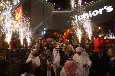 برعاية وزير السياحة والآثار، جونيورز تعزّز حضورها في الأردن بافتتاح أكبر فروعها في شارع مكة بحضور دبلوماسي رفيع المستوى