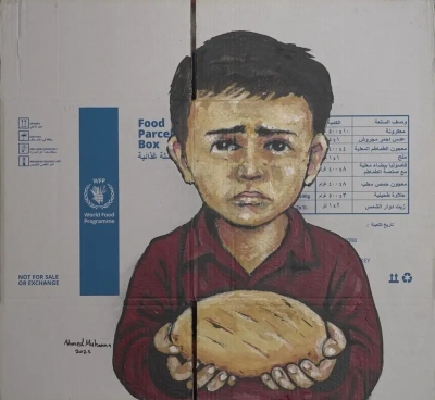 (أنا أراك، هل تراني؟) ..  قصص من غزة ترويها لوحات فنان فلسطيني على طرود المساعدات