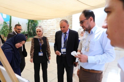 كلية الآداب والعلوم في عمان العربية تنظم معرض الوسائل التعليمية لتعزيز التعلم التفاعلي والإبداع الطلابي